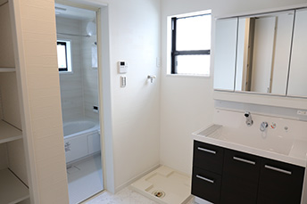 和式トイレから洋式トイレへの交換:2日